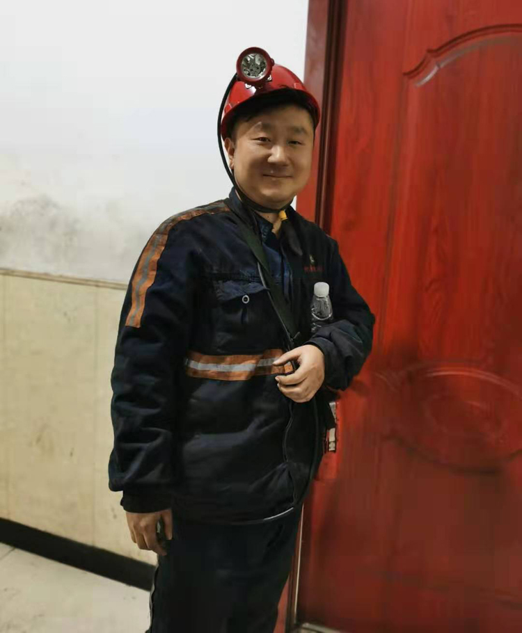 沃頓公司年關(guān)大雪天赴煤礦客戶井下現(xiàn)場(chǎng)選型